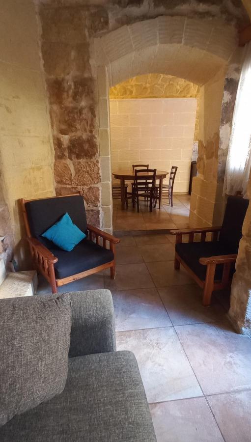 Вилла Ta Lucia Farmhouse With Private Pool And Bbq Santa Lucija  Экстерьер фото
